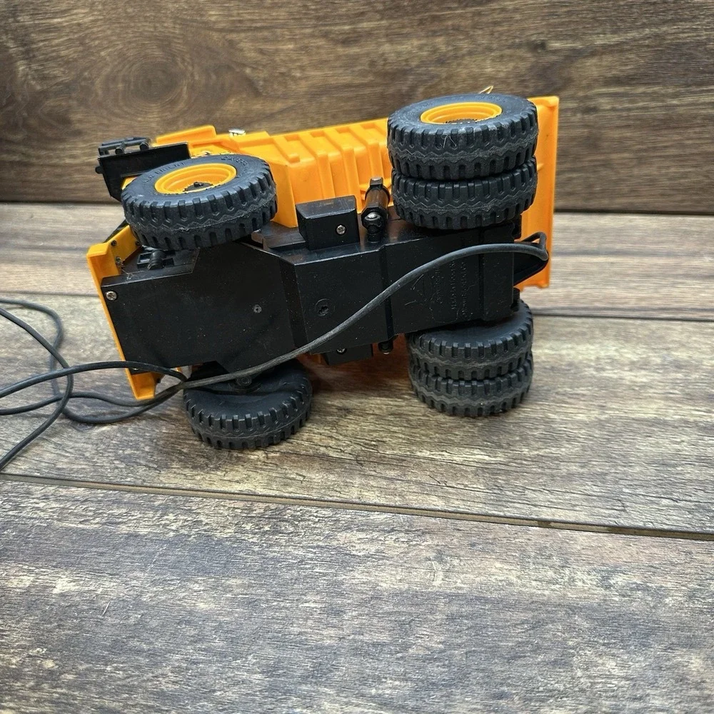 1987‎ The Cat 777b Remote Control